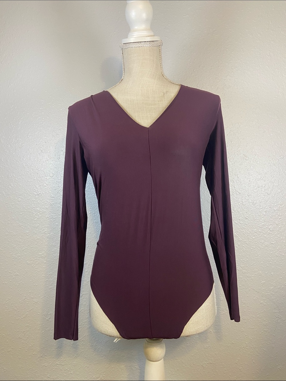 Commando Purple Butter Ballet Center Seam Long Sleeve V-Neck Bodysuit Size Med